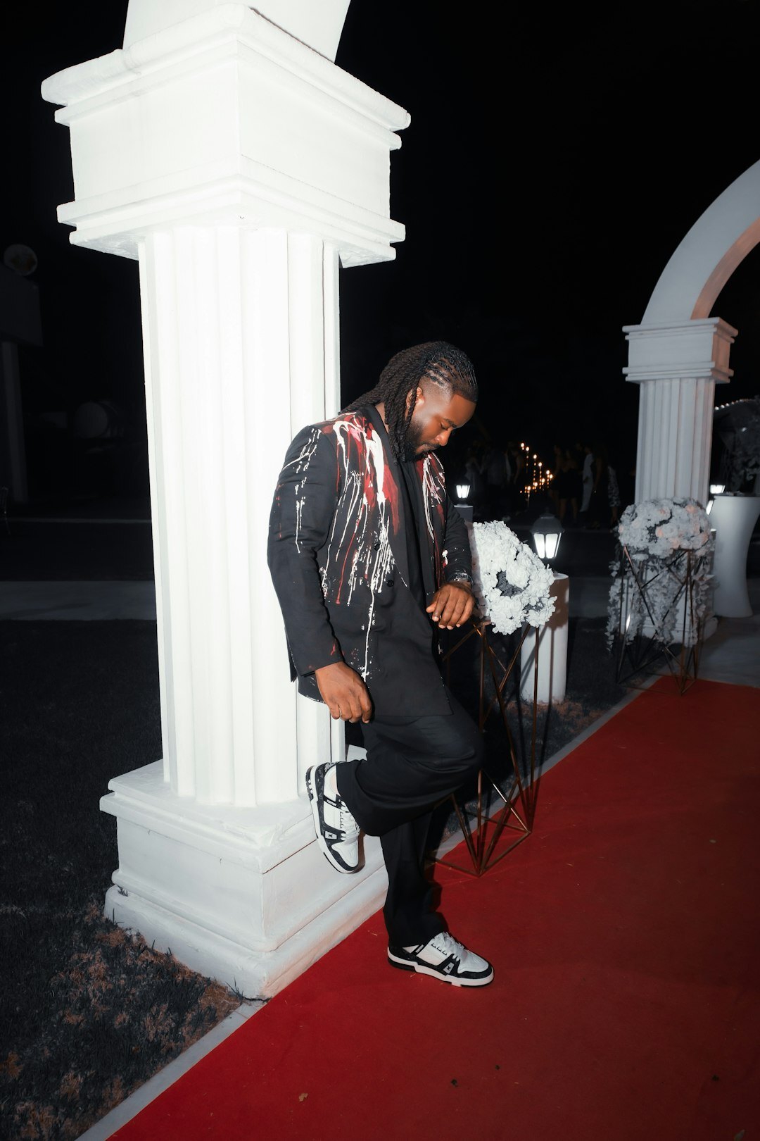 celebrity on red carpet